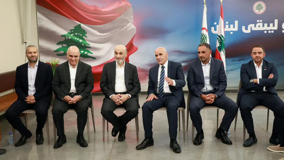 جعجع التقى مجلس بلدية كفرذبيان في قضاء كسروان