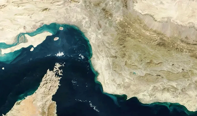 إيران تهدد بإغلاق مضيق هرمز وتوسيع الاستهداف