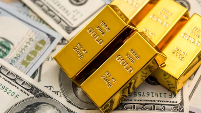 تراجع الذهب مع ترقب المستثمرين للتطورات الجيوسياسية ومؤشرات الاقتصاد الأميركي