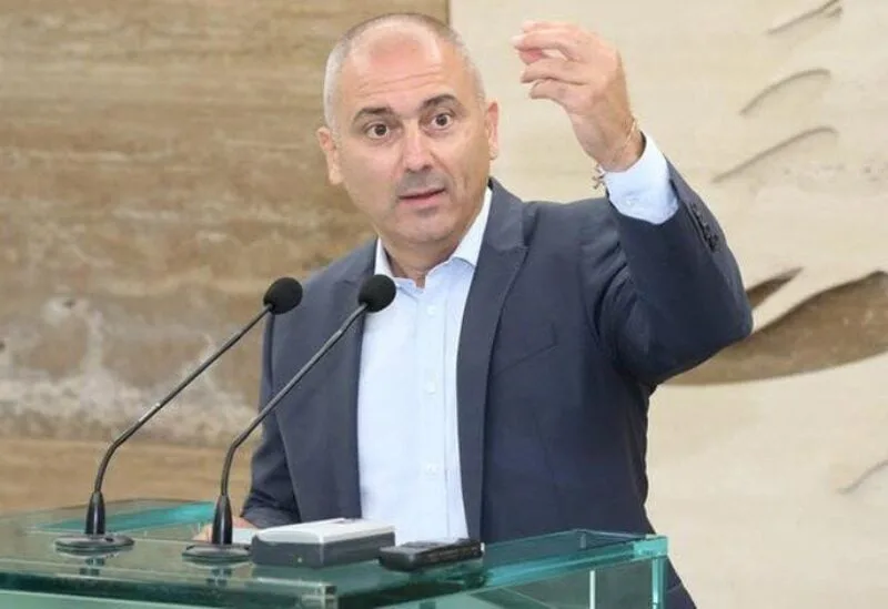 ردّ قاسٍ من محفوض على قاسم: التفاوض ليس استسلامًا